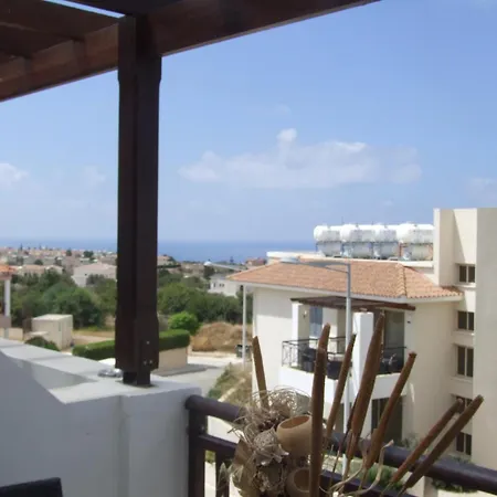 Floor 2 Bedroom E101, 3 Pools, Sea View, Free Wifi Appartamento Peyia