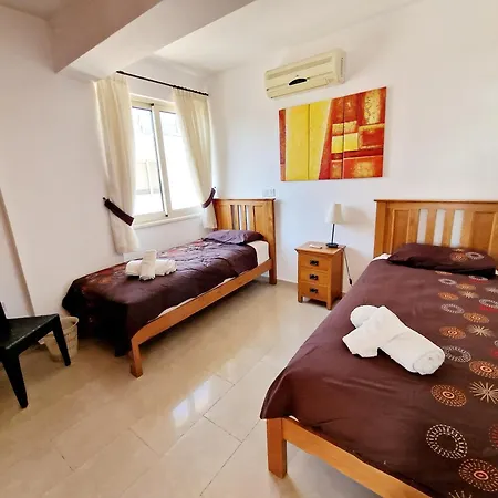 Floor 2 Bedroom E101, 3 Pools, Sea View, Free Wifi