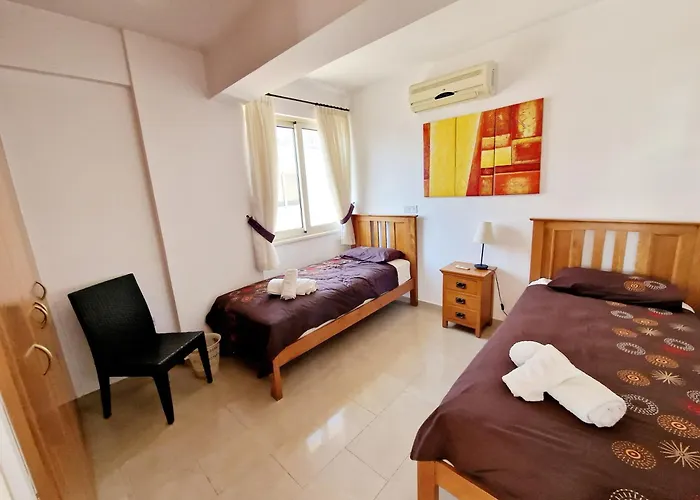 Floor 2 Bedroom E101, 3 Pools, Sea View, Free Wifi Appartamento Peyia