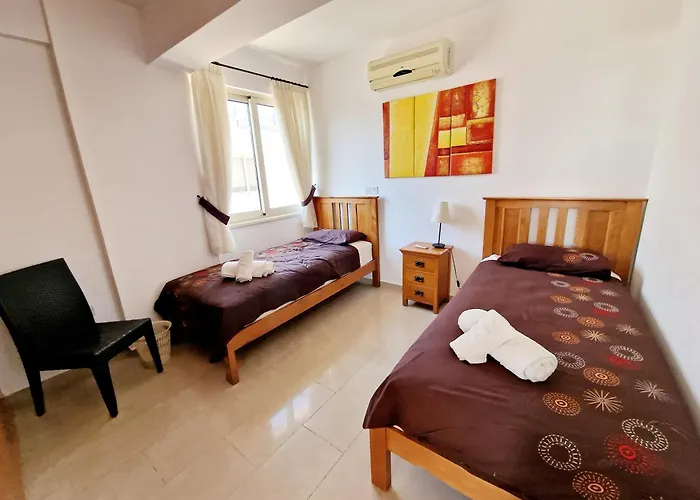 Floor 2 Bedroom E101, 3 Pools, Sea View, Free Wifi